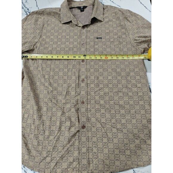 Volcom Yin Yang Short Sleeve Button Down Men’s Size XL Geometric Print Brown - Picture 5 of 9